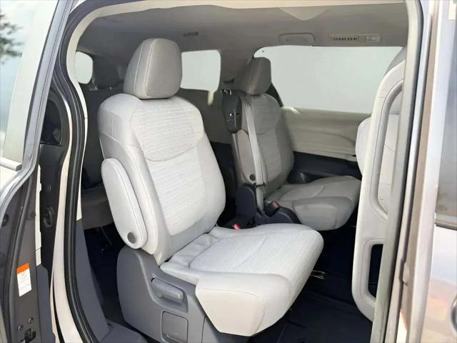 2021 Toyota Sienna LE