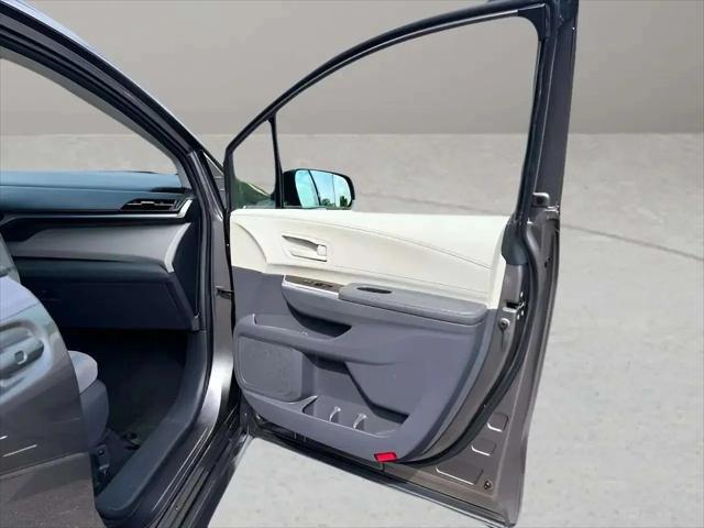 2021 Toyota Sienna LE