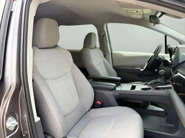 2021 Toyota Sienna LE