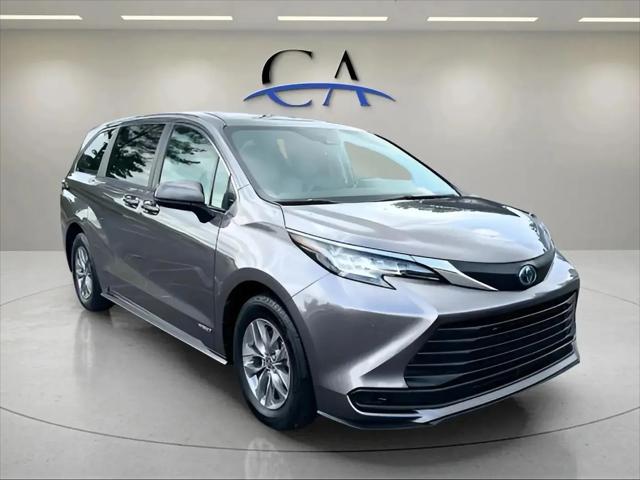 2021 Toyota Sienna LE for sale in Smithfield, NC