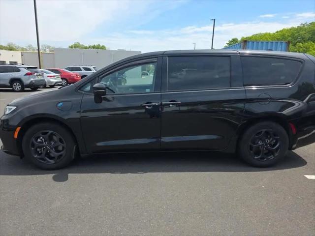 2023 Chrysler Pacifica Hybrid Limited
