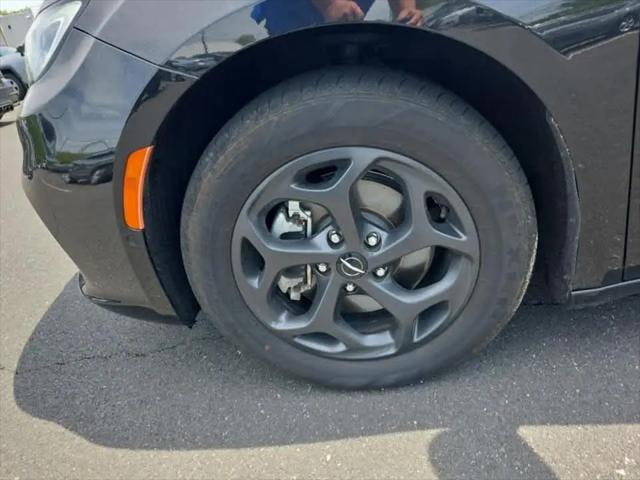 2023 Chrysler Pacifica Hybrid Limited