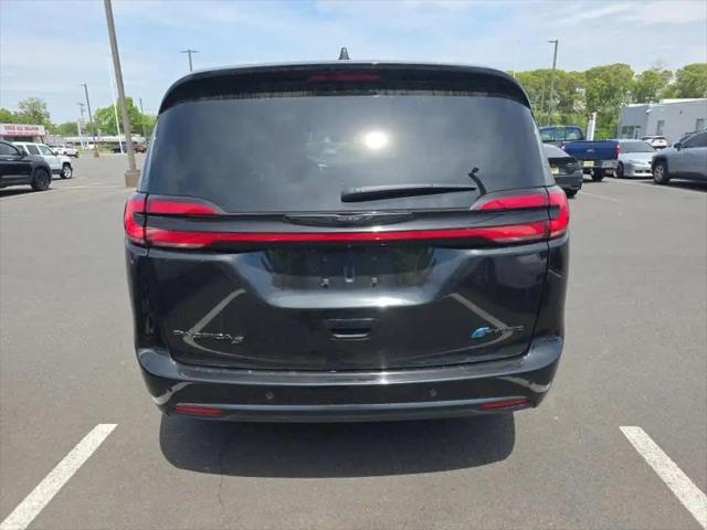 2023 Chrysler Pacifica Hybrid Limited