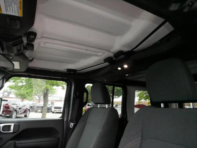 2025 Jeep Wrangler 4-Door Summit 4x4