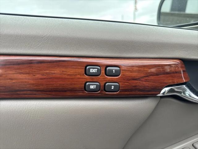 2000 Cadillac DeVille Standard