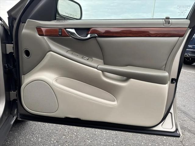 2000 Cadillac DeVille Standard