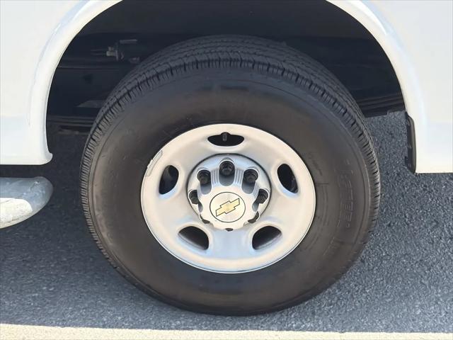 2024 Chevrolet Express Cargo Van RWD 2500 Regular Wheelbase WT