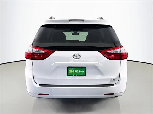 2020 Toyota Sienna LE