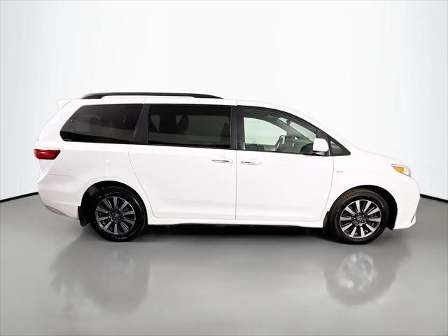 2020 Toyota Sienna LE