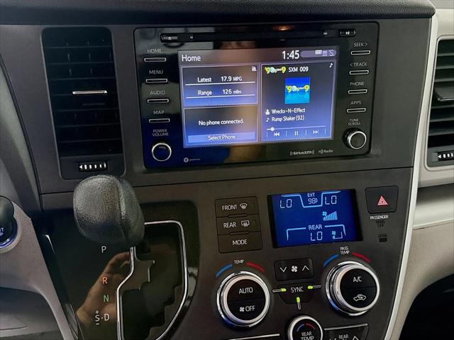 2020 Toyota Sienna LE