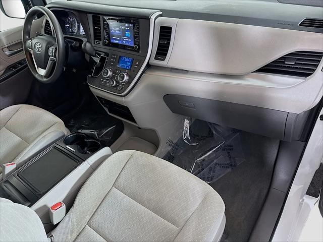 2020 Toyota Sienna LE