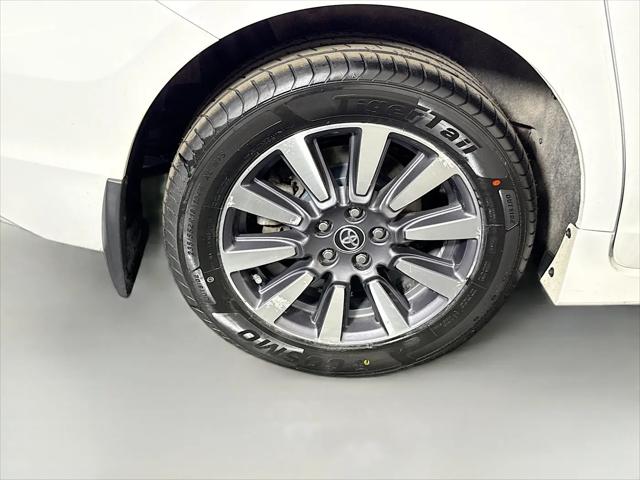 2020 Toyota Sienna LE