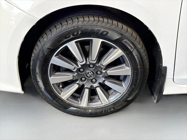 2020 Toyota Sienna LE