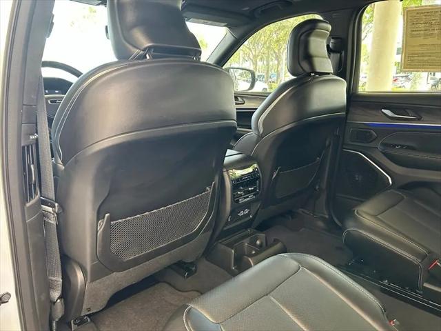 2025 Jeep Grand Cherokee L Overland 4x4