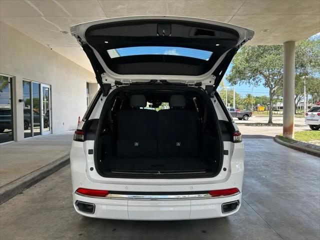 2025 Jeep Grand Cherokee L Overland 4x4