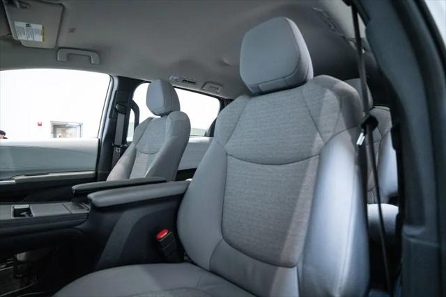 2025 Toyota Sienna LE