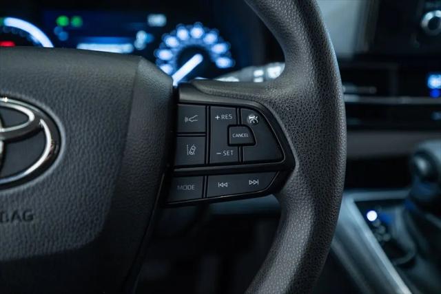 2025 Toyota Sienna LE