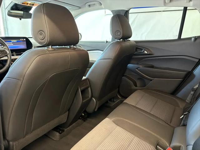 2025 Chevrolet Trax FWD LT