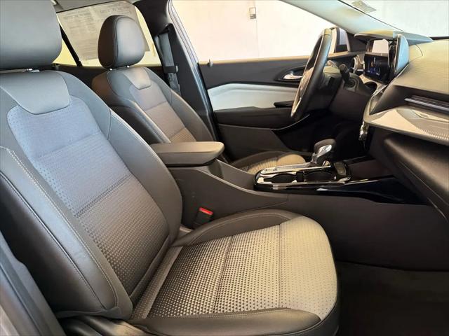 2025 Chevrolet Trax FWD LT