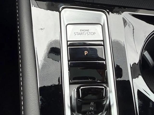 2026 Volkswagen Atlas Cross Sport SE with Technology
