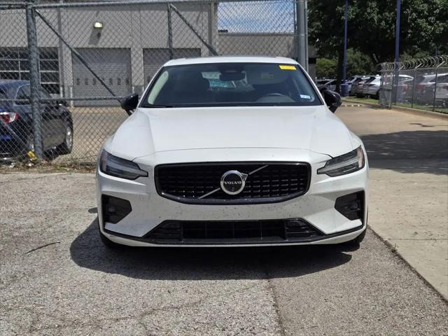 2024 Volvo S60 B5 Plus Dark Theme