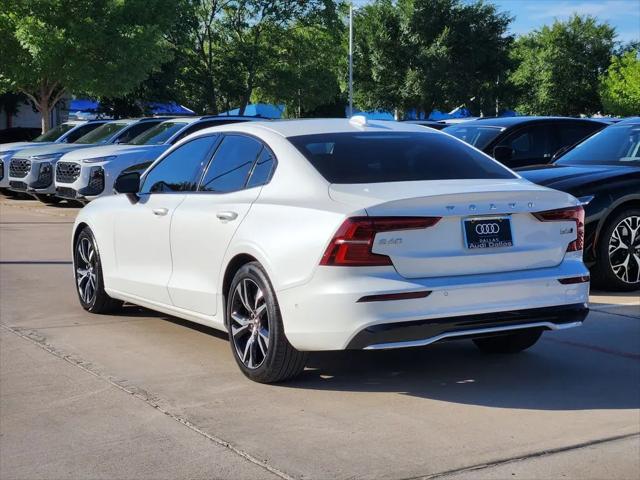 2024 Volvo S60 B5 Plus Dark Theme