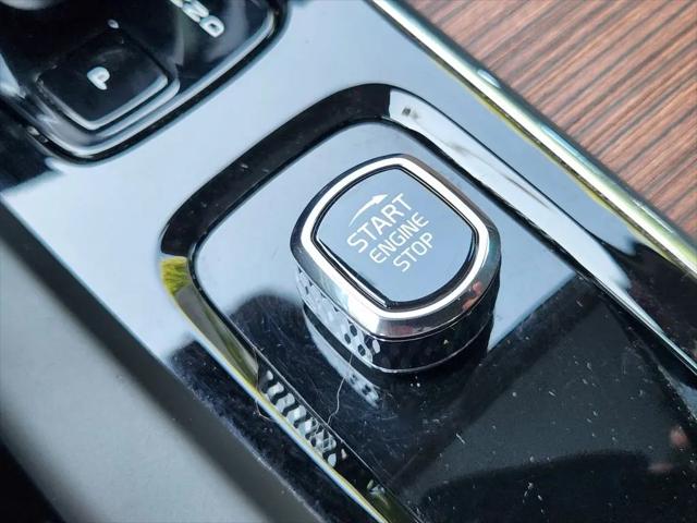 2024 Volvo S60 B5 Plus Dark Theme