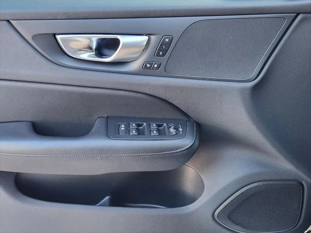 2024 Volvo S60 B5 Plus Dark Theme