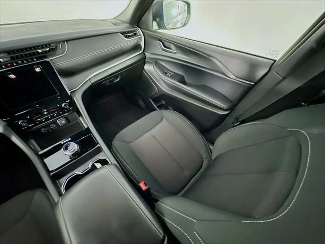 2025 Jeep Grand Cherokee L Laredo X 4x2