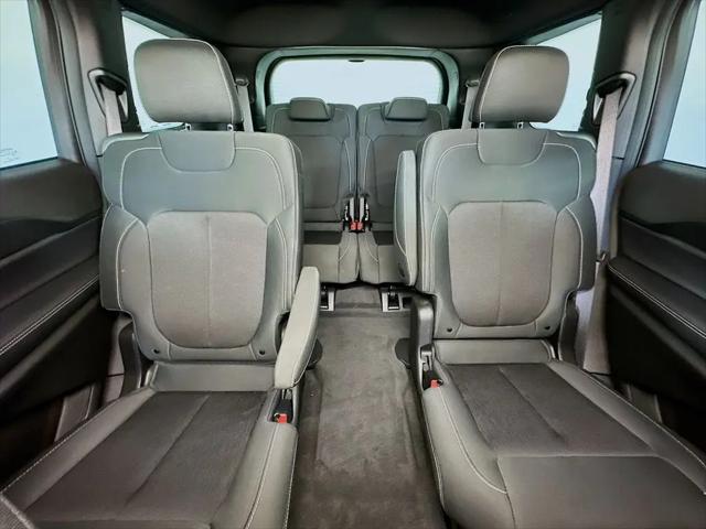 2025 Jeep Grand Cherokee L Laredo X 4x2