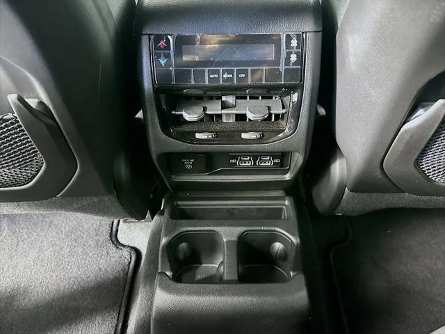 2025 Jeep Grand Cherokee L Laredo X 4x2