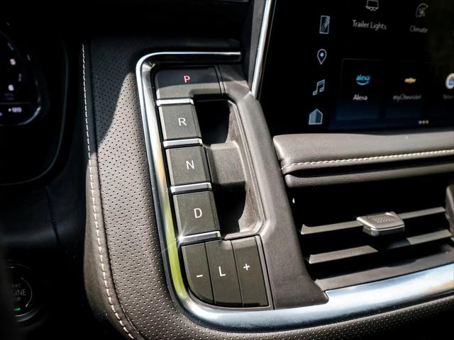 2023 Chevrolet Suburban 4WD Premier