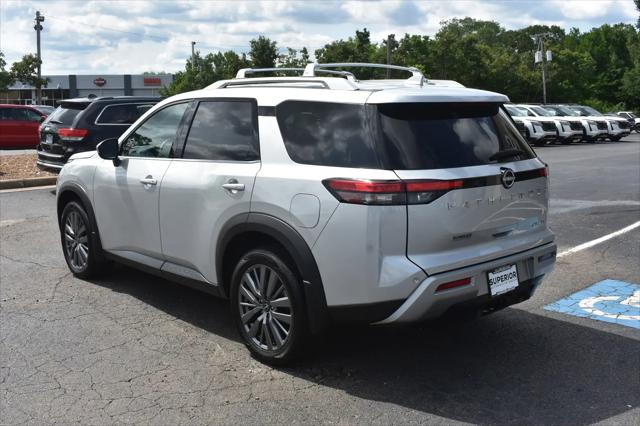 2025 Nissan Pathfinder SL 4WD