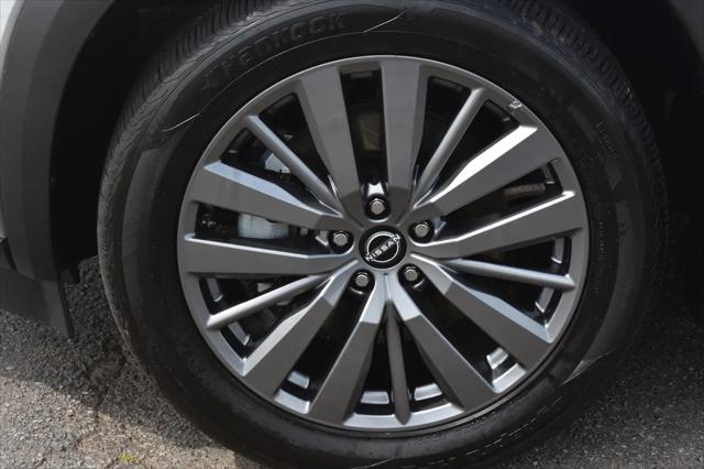 2025 Nissan Pathfinder SL 4WD