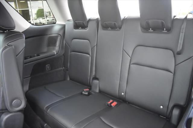 2025 Nissan Pathfinder SL 4WD