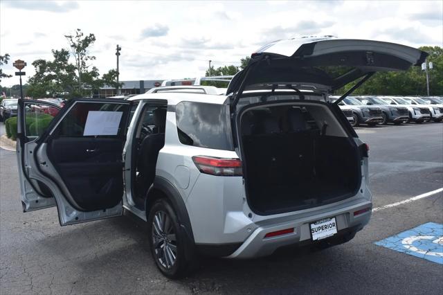 2025 Nissan Pathfinder SL 4WD
