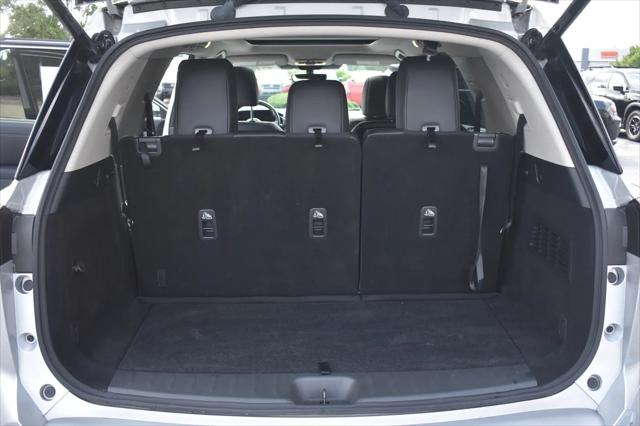 2025 Nissan Pathfinder SL 4WD