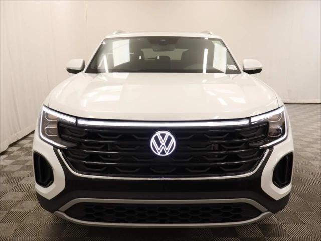 2026 Volkswagen Atlas Cross Sport SE with Technology