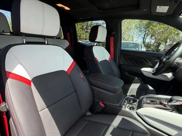 2023 GMC Canyon 4WD Crew Cab Short Box AT4X