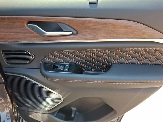 2023 Jeep Grand Cherokee Summit