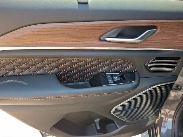 2023 Jeep Grand Cherokee Summit