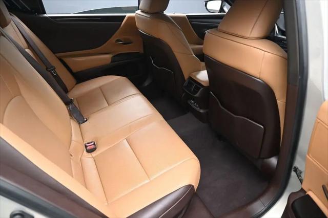 2019 Lexus ES 300h ES 300h