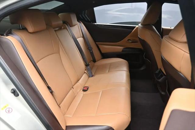 2019 Lexus ES 300h ES 300h