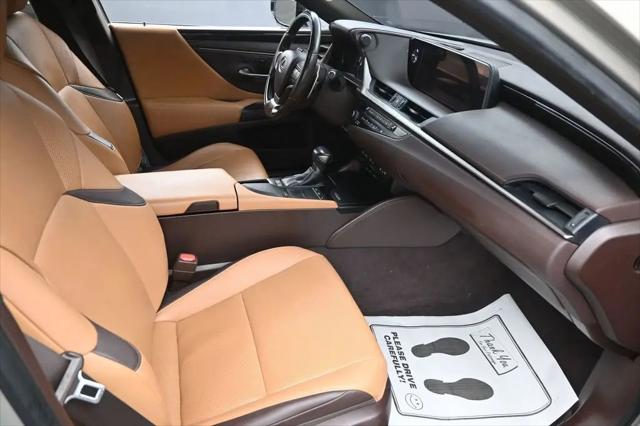 2019 Lexus ES 300h ES 300h