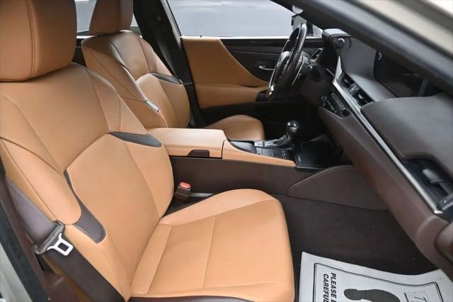 2019 Lexus ES 300h ES 300h