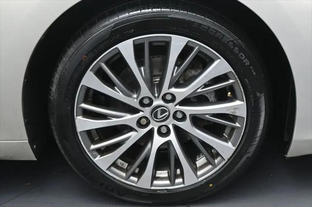 2019 Lexus ES 300h ES 300h