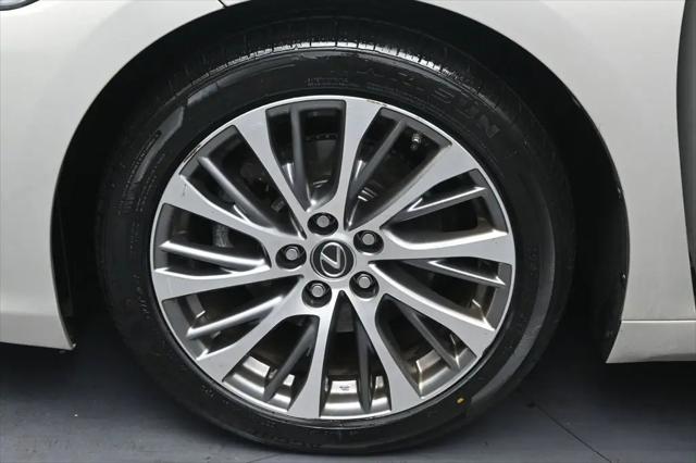 2019 Lexus ES 300h ES 300h