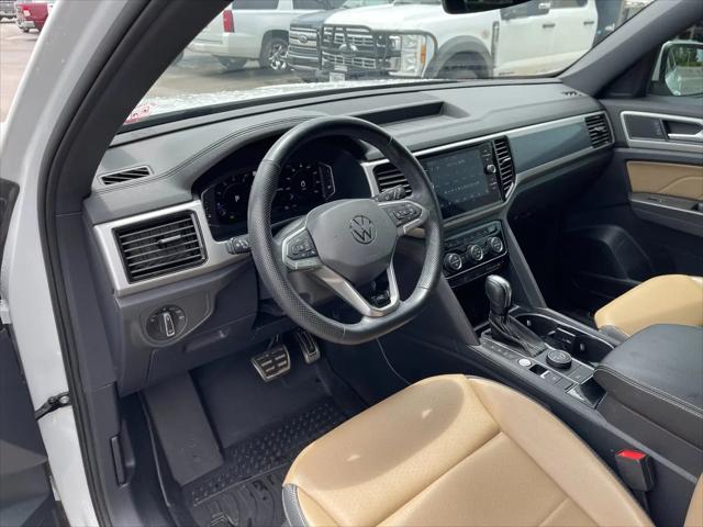 2022 Volkswagen Atlas Cross Sport 2.0T SEL R-Line
