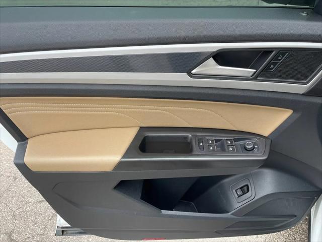 2022 Volkswagen Atlas Cross Sport 2.0T SEL R-Line