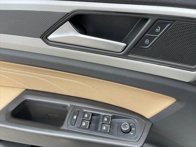 2022 Volkswagen Atlas Cross Sport 2.0T SEL R-Line